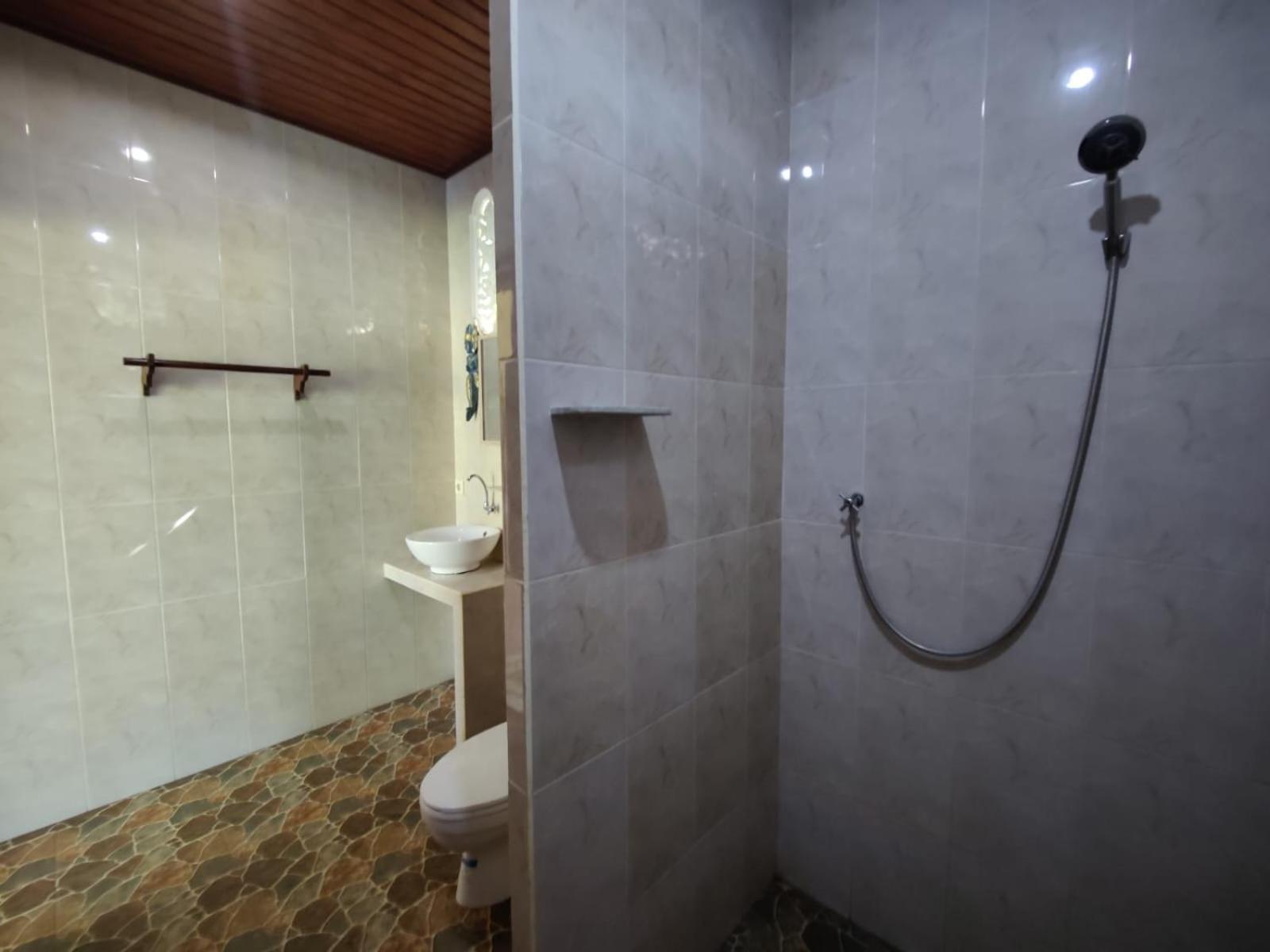 Alamku Bungalow Каранґасем Екстер'єр фото